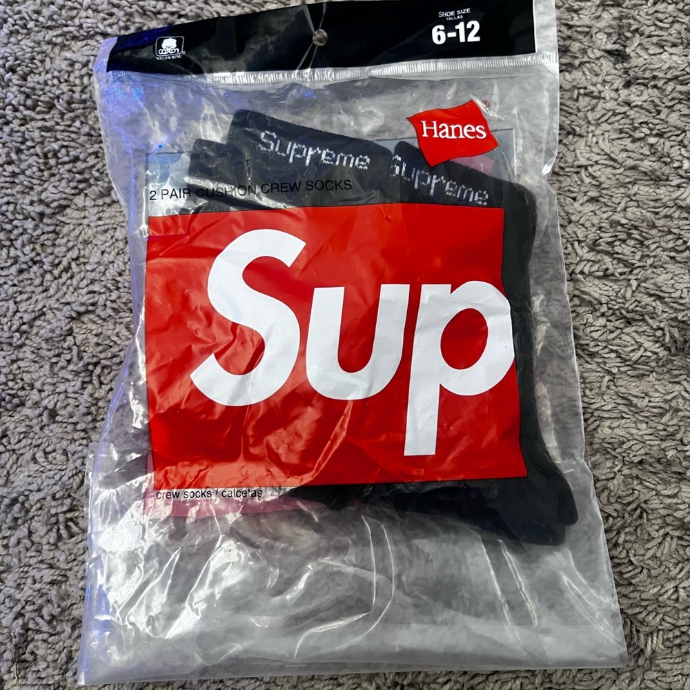 Hanes x Supreme Black Crew Socks